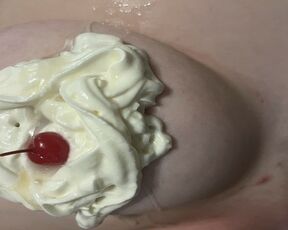 Watch Me Make A Sundae ????