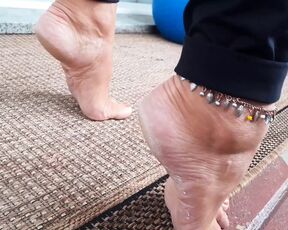 Amateur Blonde Mature Wife Enjoys Feet Worship
