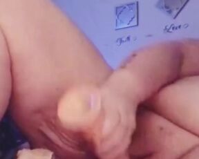 BBW SLUT STUFFS HER TIGHT HOLE AND ORGASMS MULTIPLE TIMES