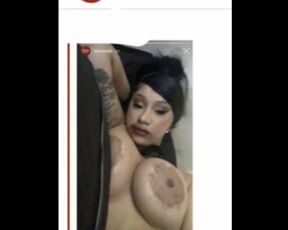 CARDI B LEAKS HER TITS ON INSTAGRAM