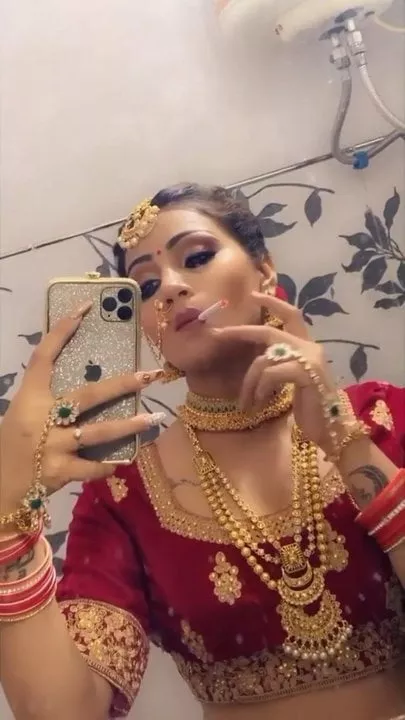 Desi randi getting ready for her customer for one night