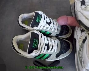 Adidas Neo got 10 Cumshots (slowmotion)