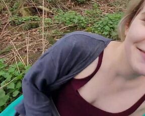 Cute Teen Has Public Sex and Creampie in The Park!